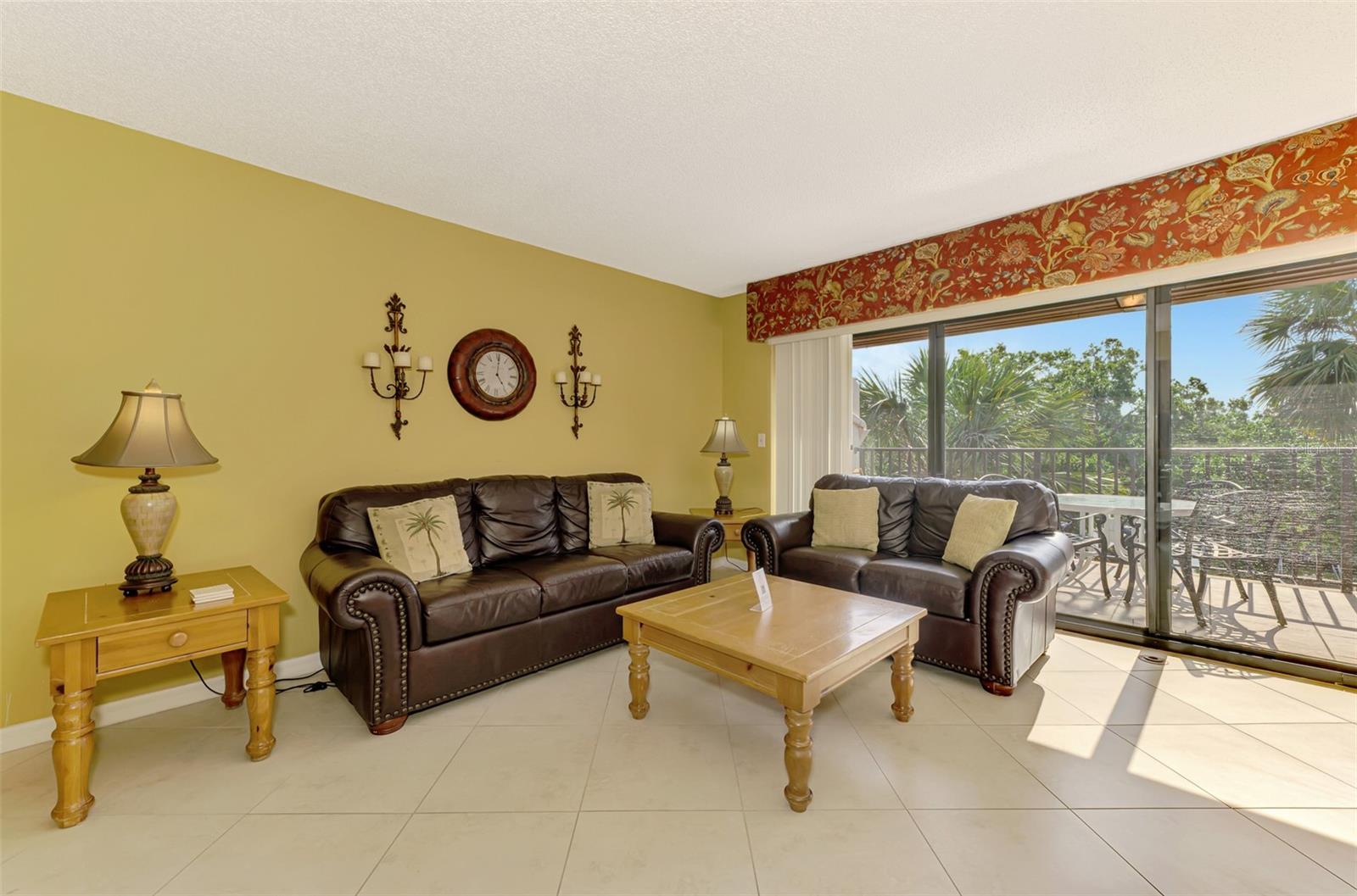 Listing photo id 7 for 1200 Cove Ii Place 832