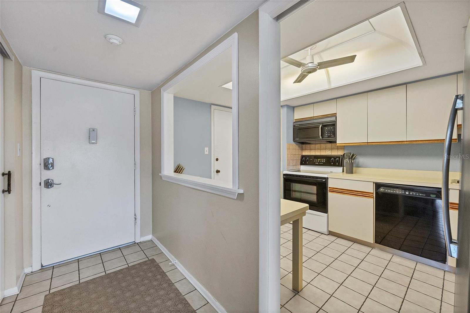 Image 11 of 47 For 2100 Benjamin Franklin Drive 201