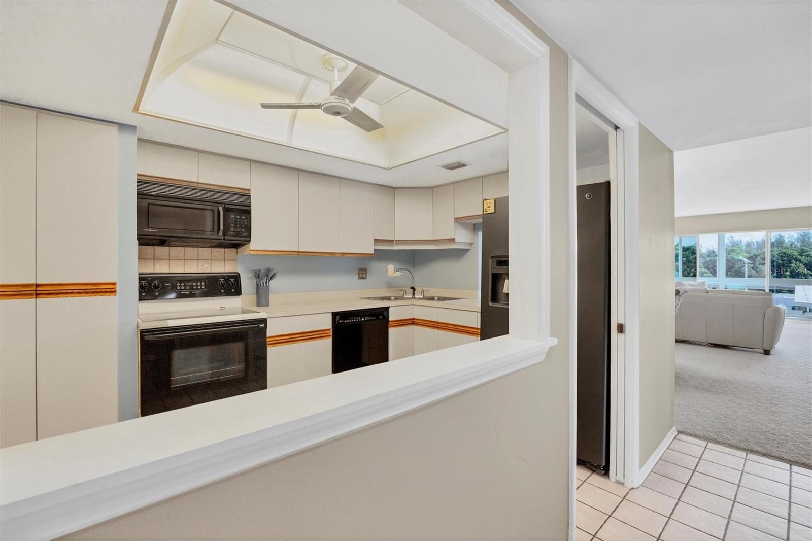 Image 12 of 47 For 2100 Benjamin Franklin Drive 201