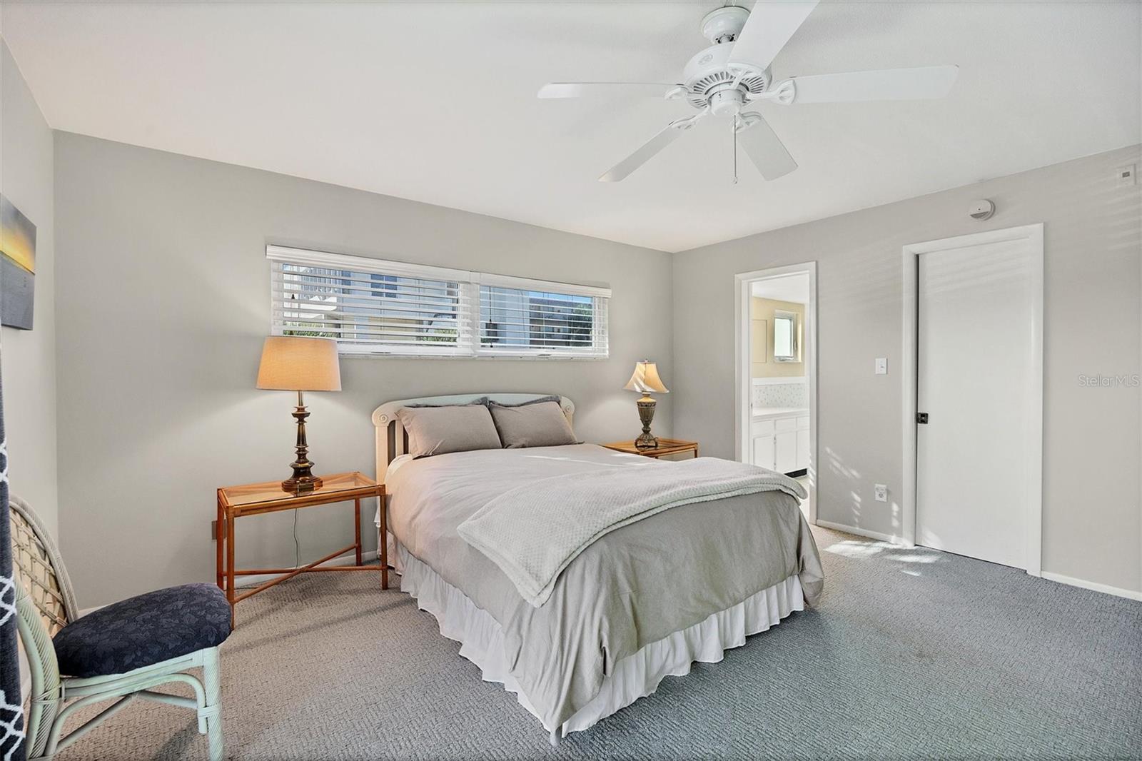 Image 20 of 47 For 2100 Benjamin Franklin Drive 201