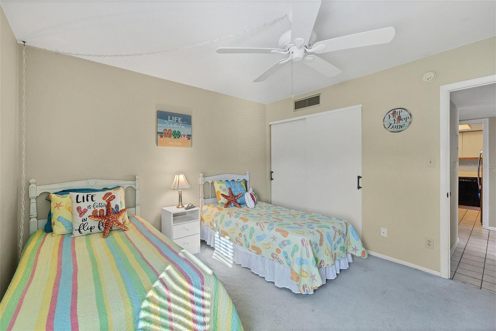 Image 23 of 47 For 2100 Benjamin Franklin Drive 201