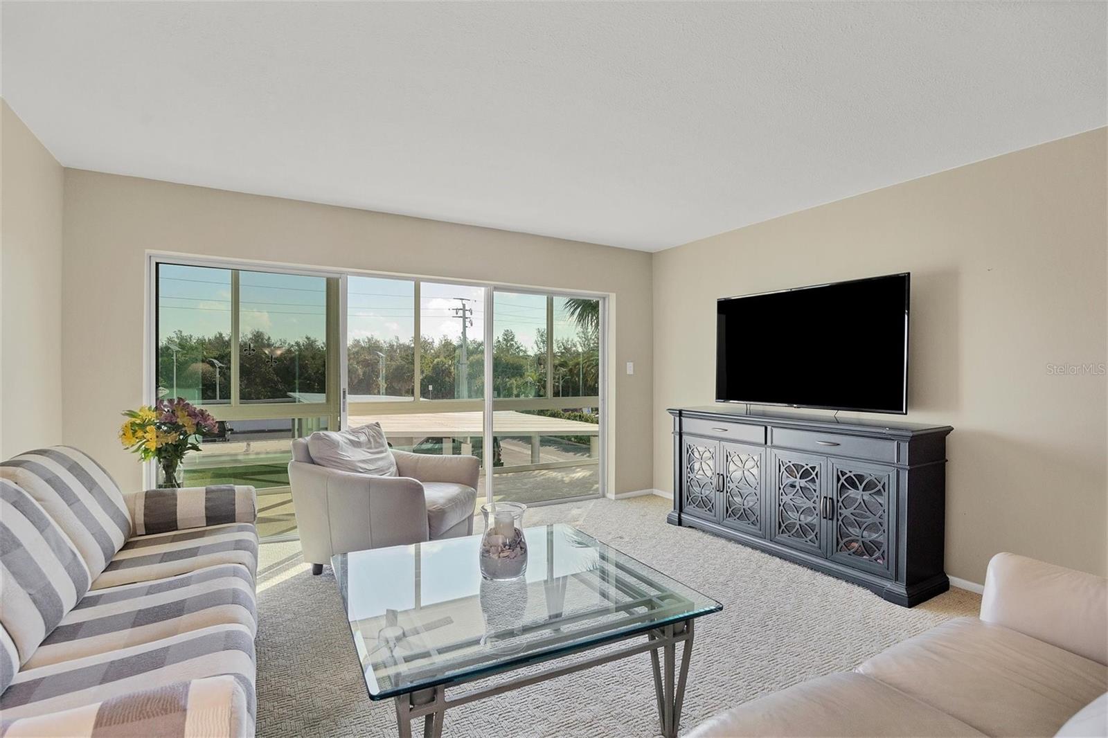 Image 7 of 47 For 2100 Benjamin Franklin Drive 201