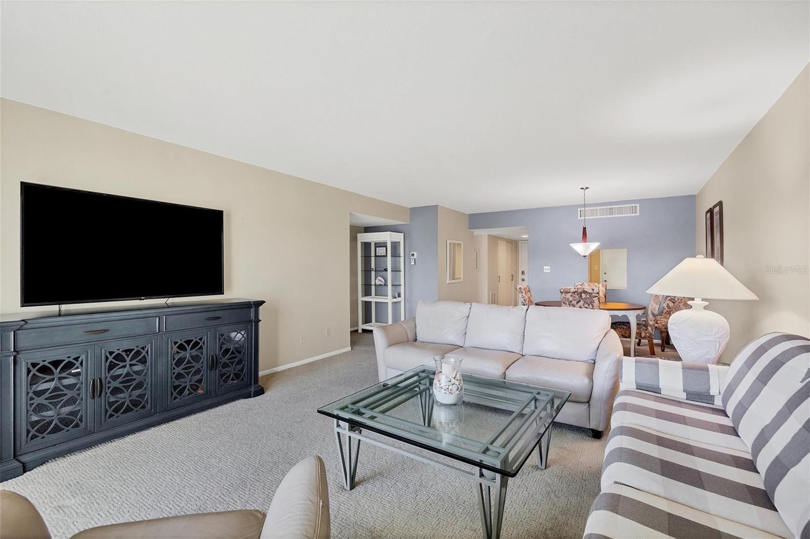 Image 8 of 47 For 2100 Benjamin Franklin Drive 201
