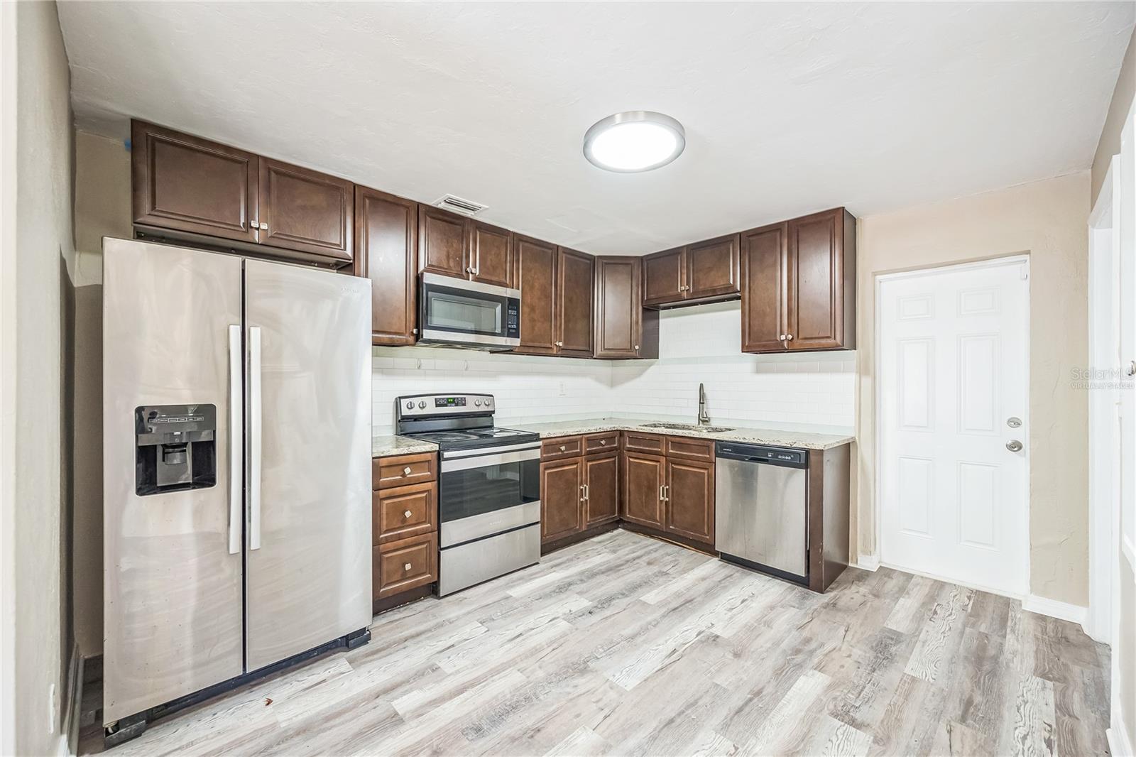 Image 12 of 38 For 1722 Linhart Avenue