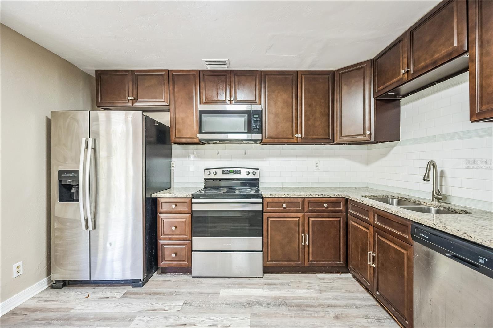 Image 14 of 38 For 1722 Linhart Avenue