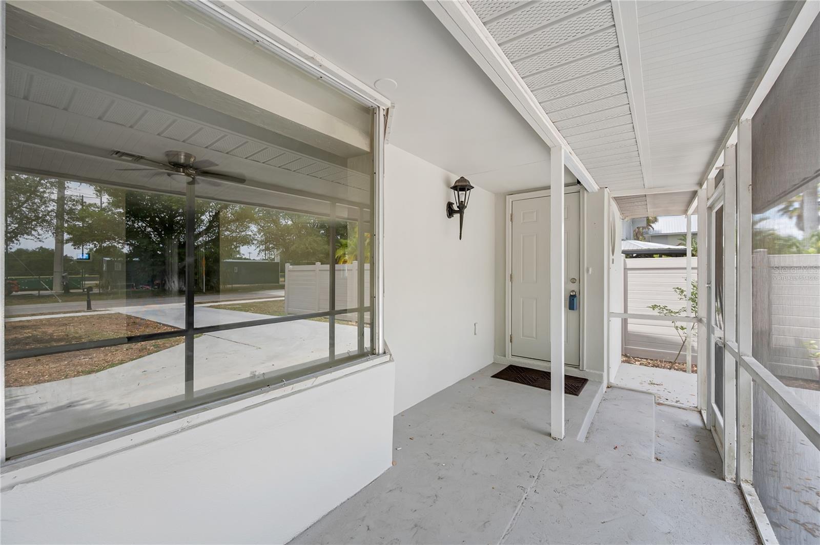 Image 4 of 38 For 1722 Linhart Avenue