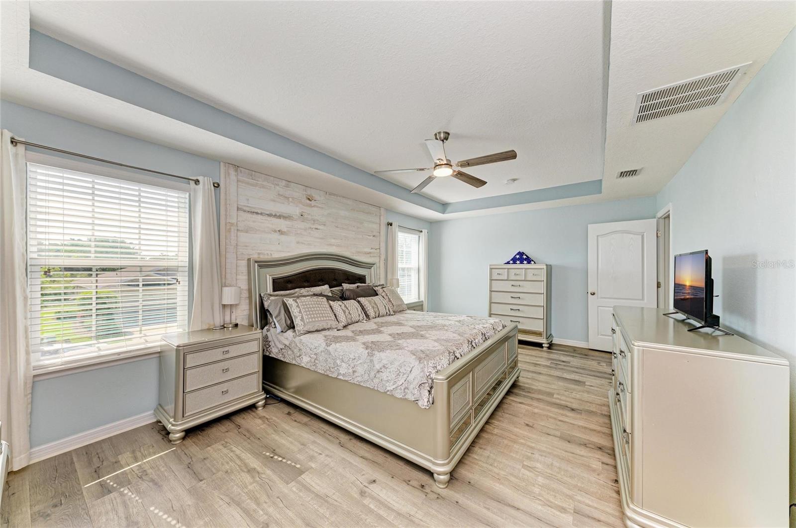 Image 16 of 36 For 6125 35th Court E