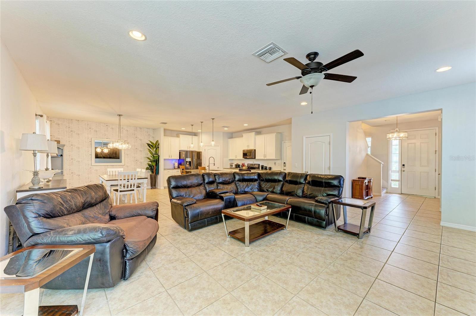 Image 4 of 36 For 6125 35th Court E