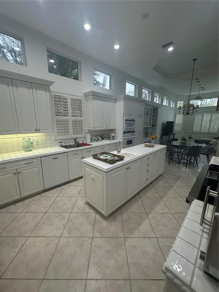 Image 3 of 33 For 3605 Fair Oaks Place