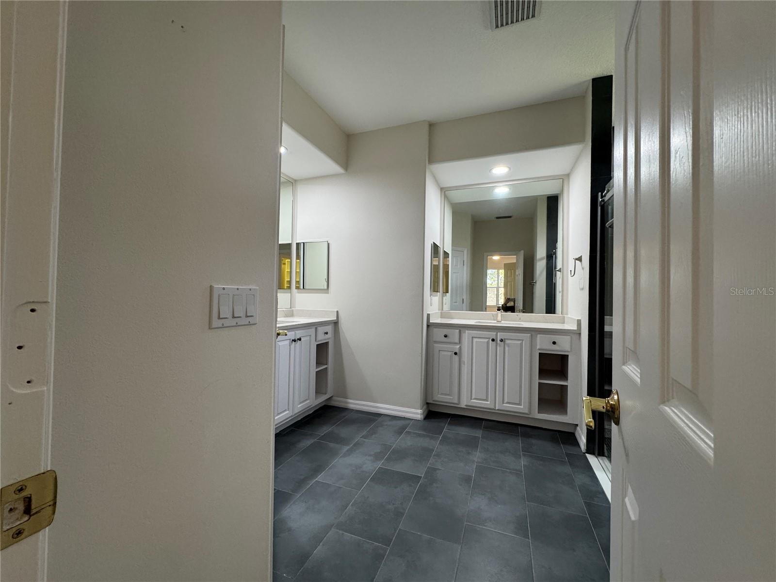 Image 14 of 27 For 8134 Coates Row Place