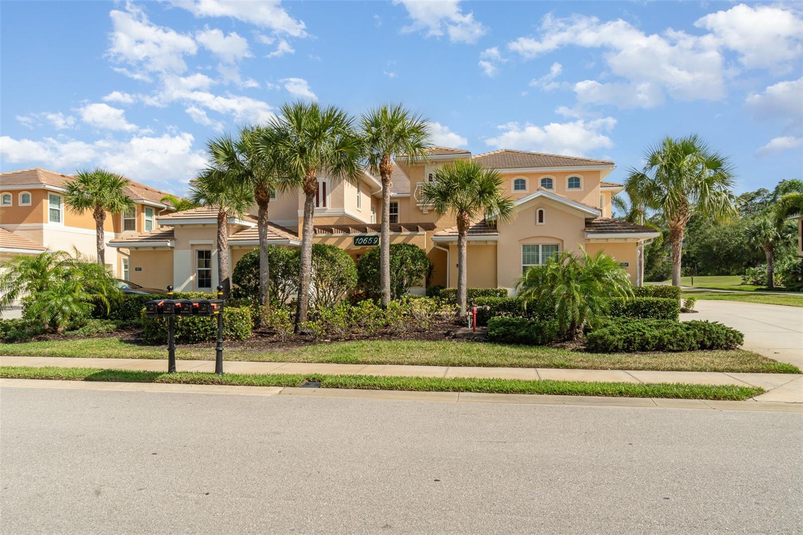 Image 4 of 40 For 10659 Pelican Preserve Boulevard 102-b