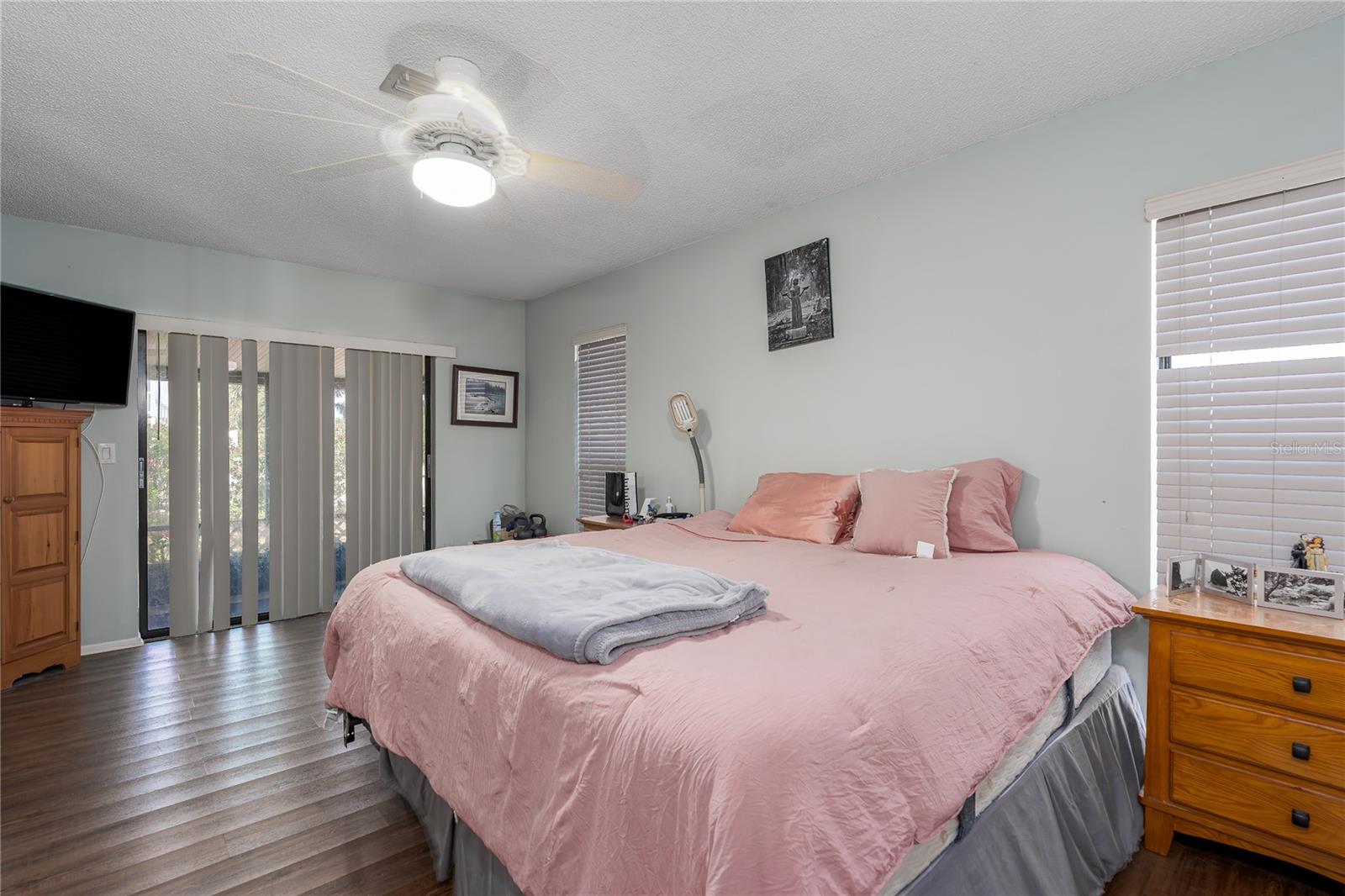 Image 11 of 33 For 4403 5th Avenue W