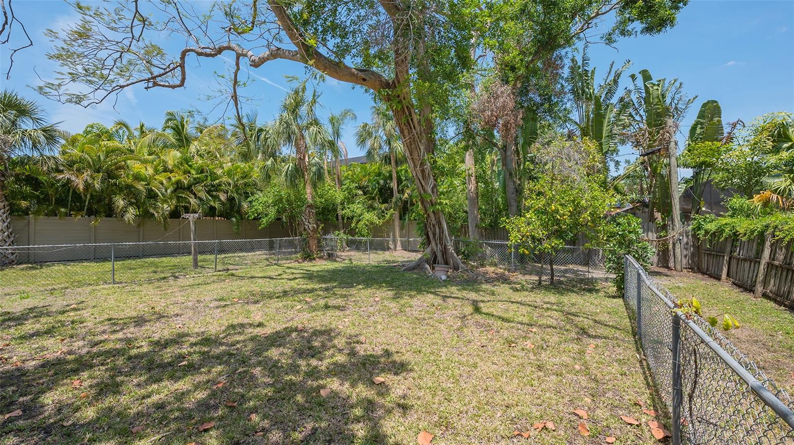 Image 31 of 34 For 1931 Bahia Vista Street