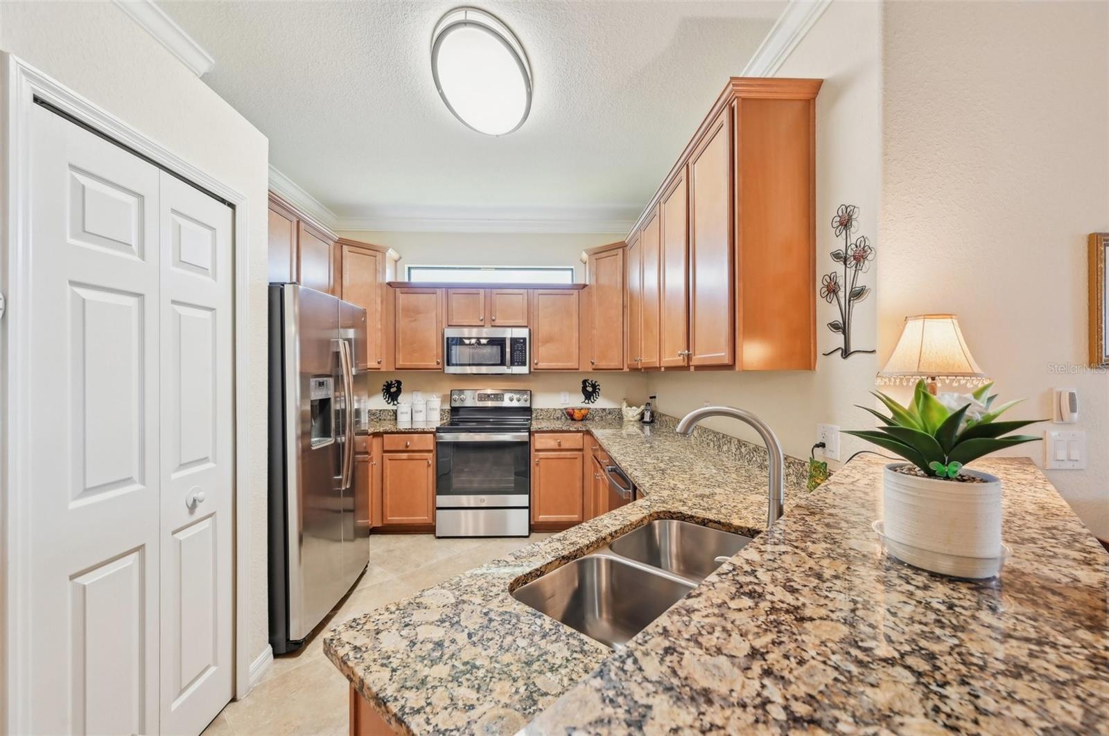 Image 16 of 62 For 12640 Felice Drive