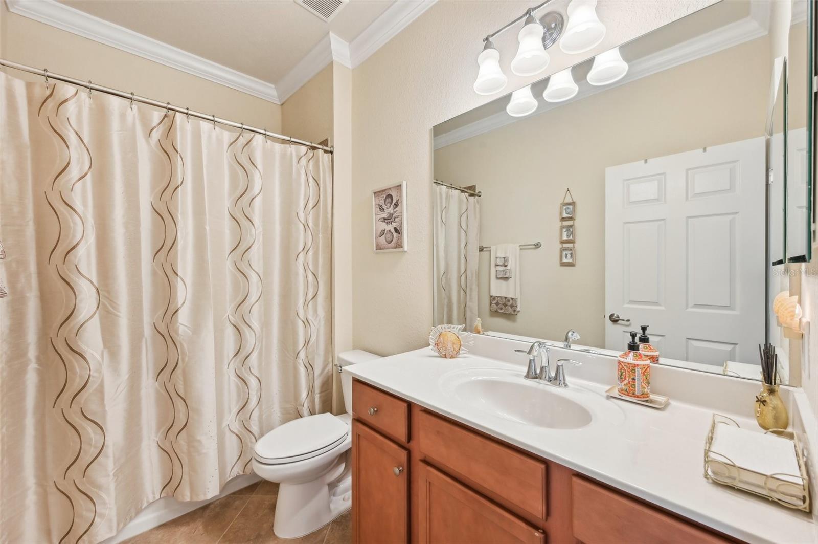 Image 34 of 62 For 12640 Felice Drive