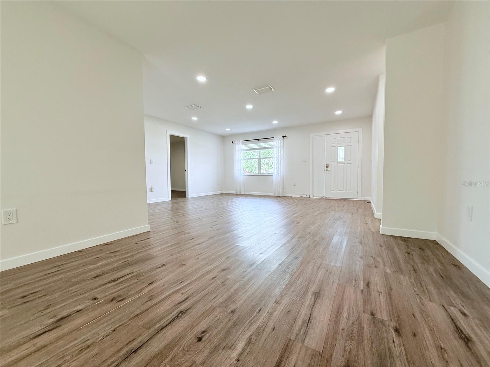Image 3 of 16 For 1109 Harbor Boulevard