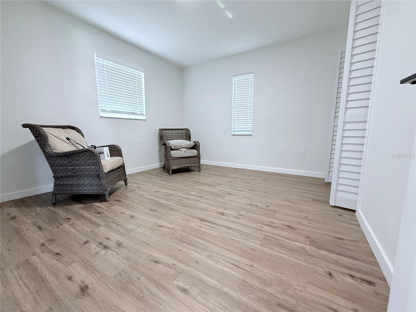 Image 5 of 16 For 1109 Harbor Boulevard
