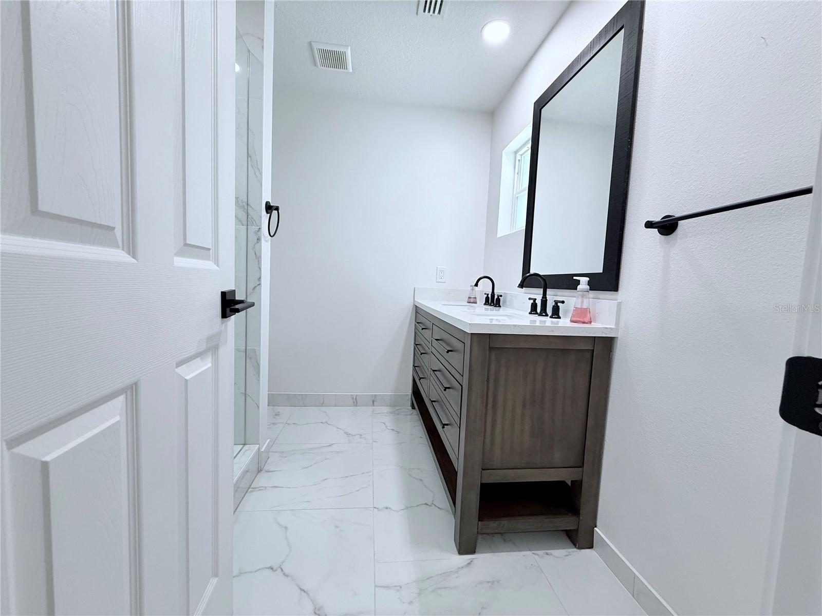 Image 6 of 16 For 1109 Harbor Boulevard