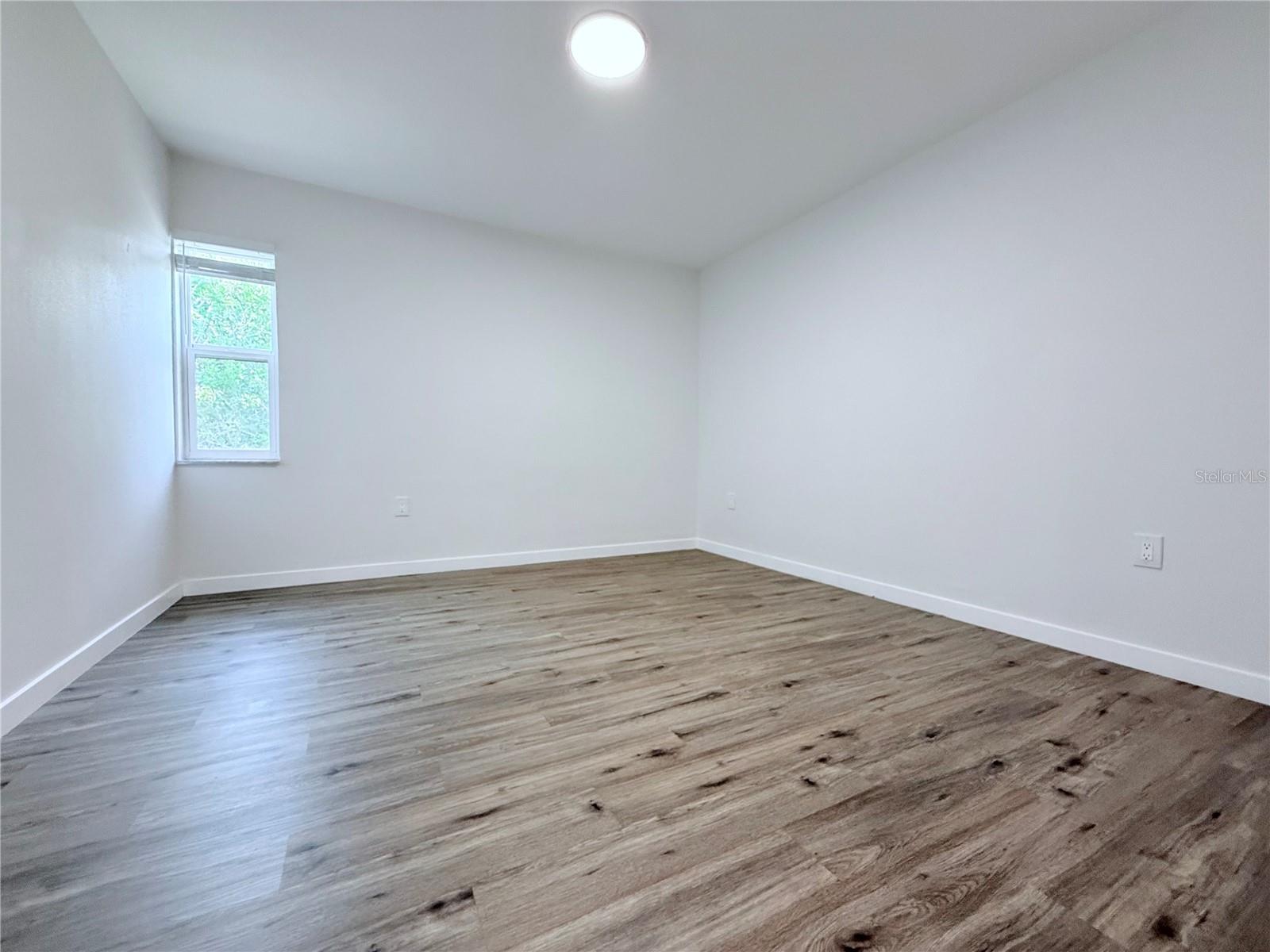 Image 8 of 16 For 1109 Harbor Boulevard
