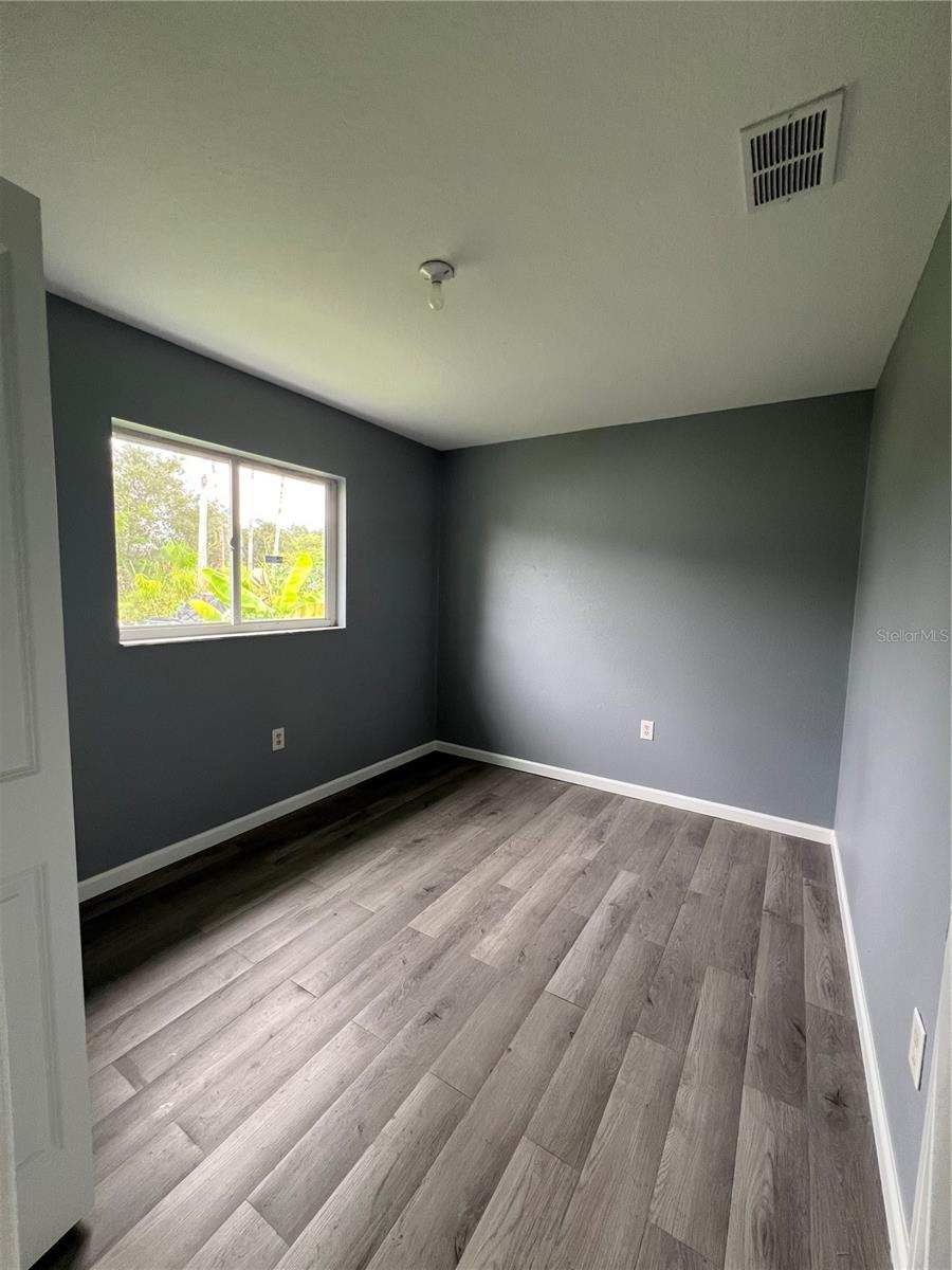Image 5 of 20 For 1719 24th Street E