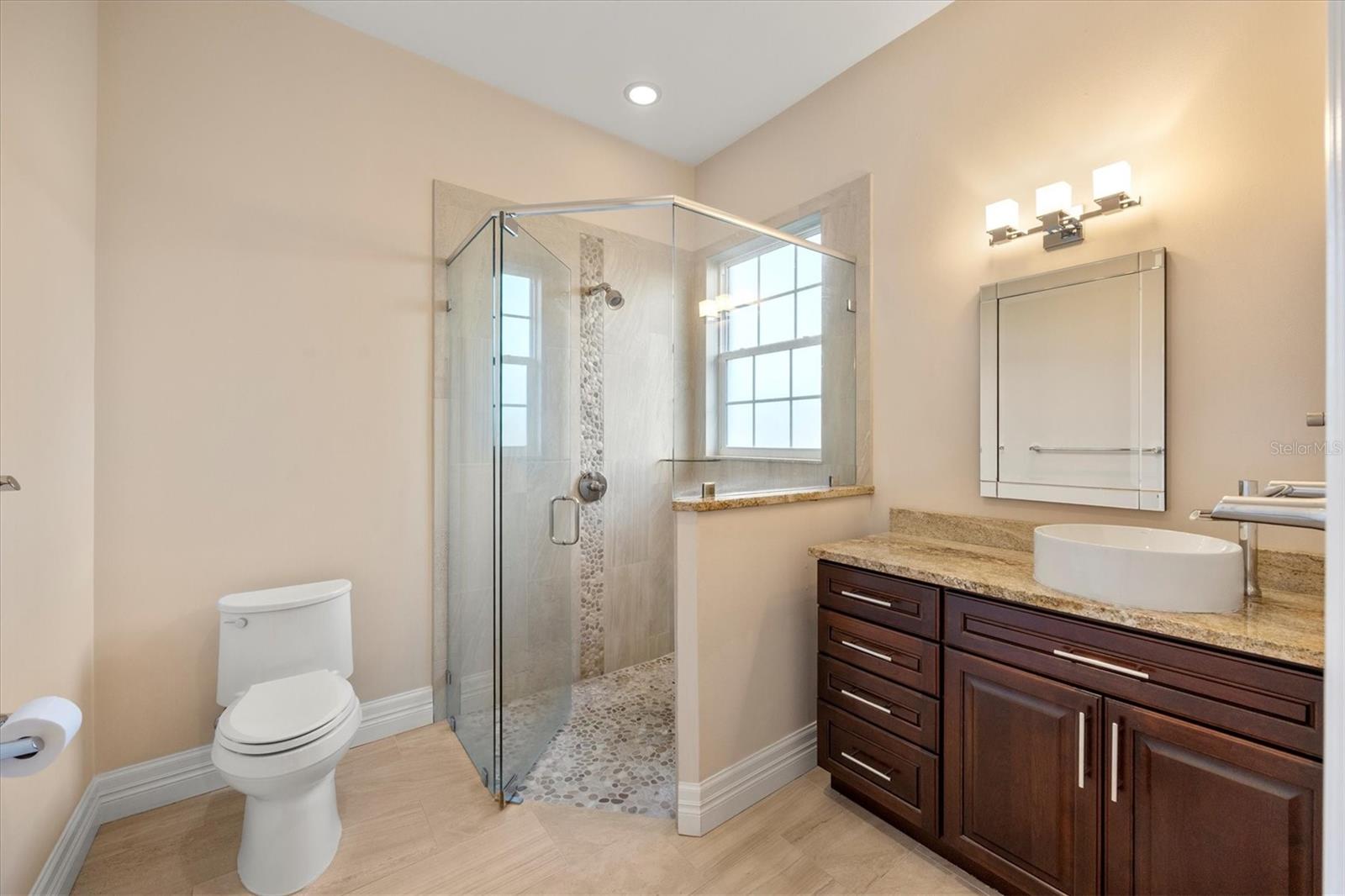 Image 29 of 44 For 20706 79th Avenue E