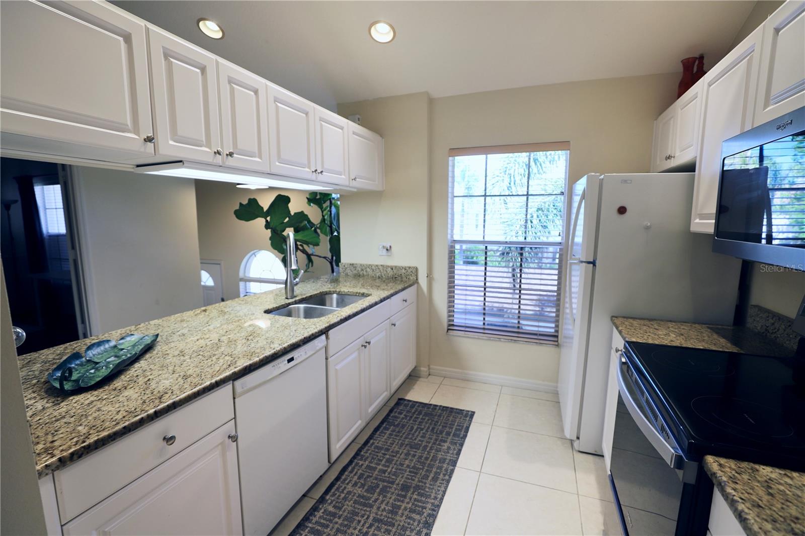 Image 9 of 70 For 8370 Wingate Drive 724