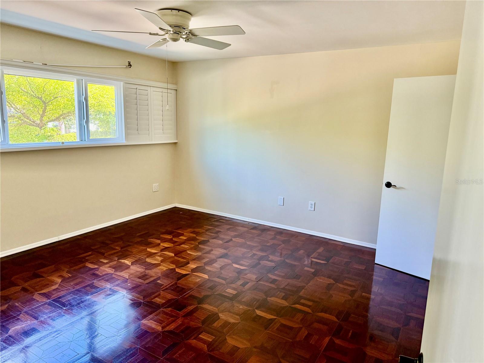 Image 15 of 41 For 301 Gulfstream Avenue 102