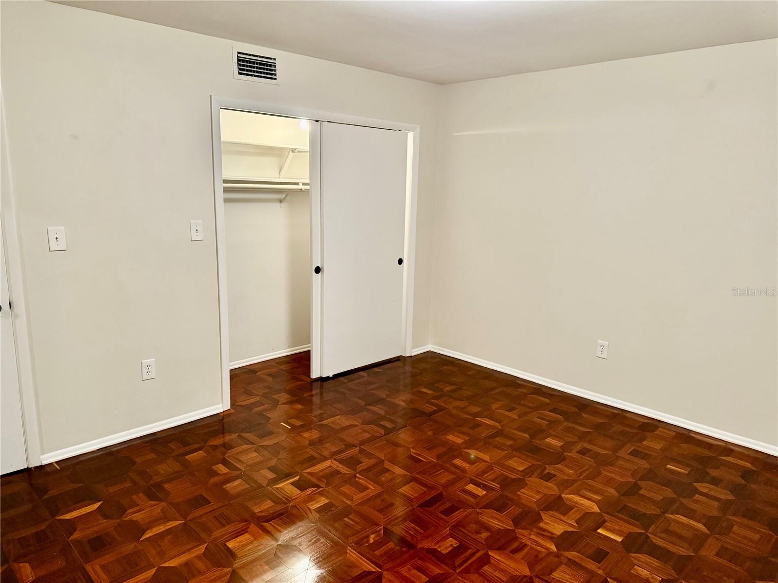 Image 21 of 41 For 301 Gulfstream Avenue 102