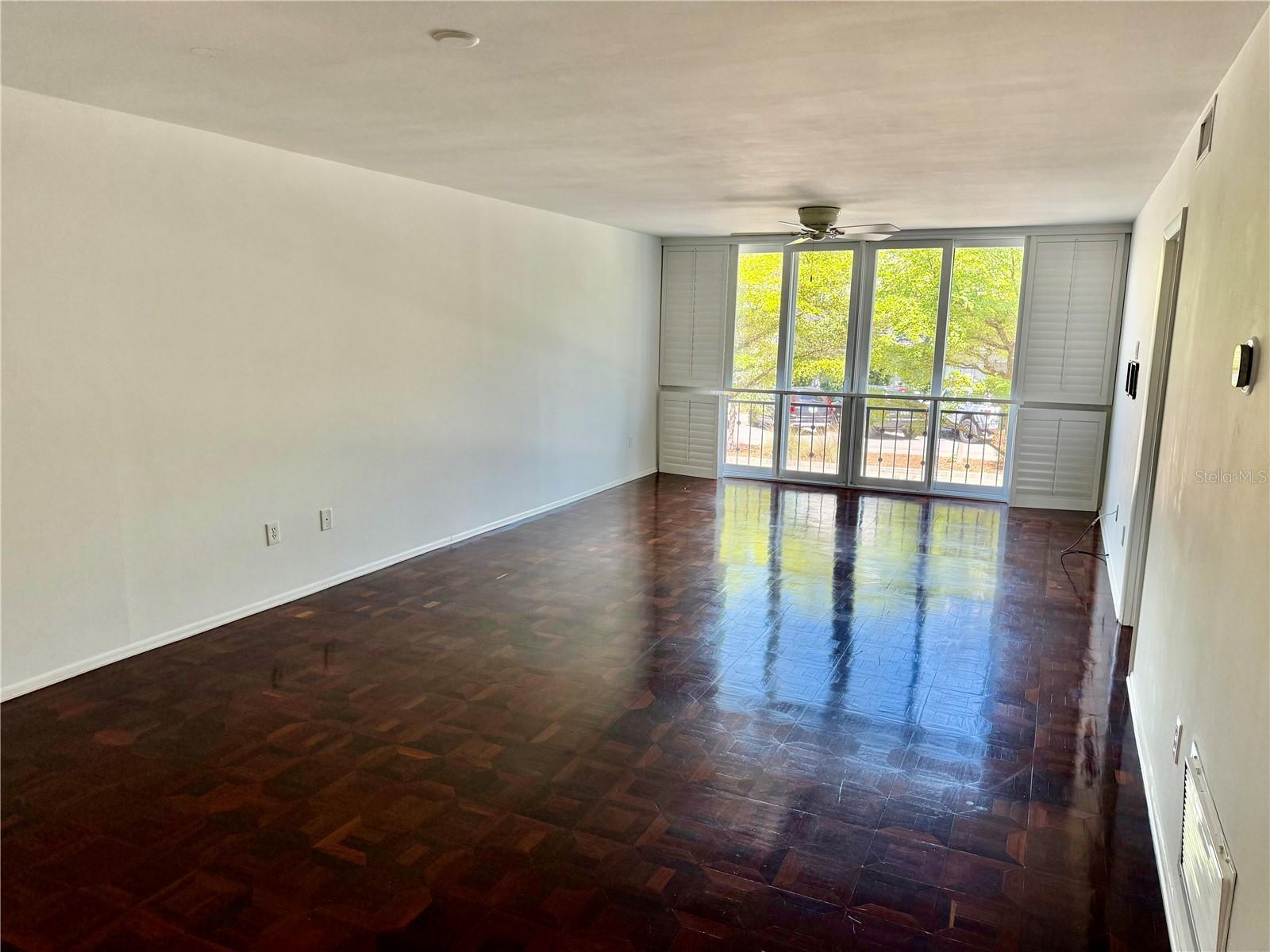 Image 5 of 41 For 301 Gulfstream Avenue 102