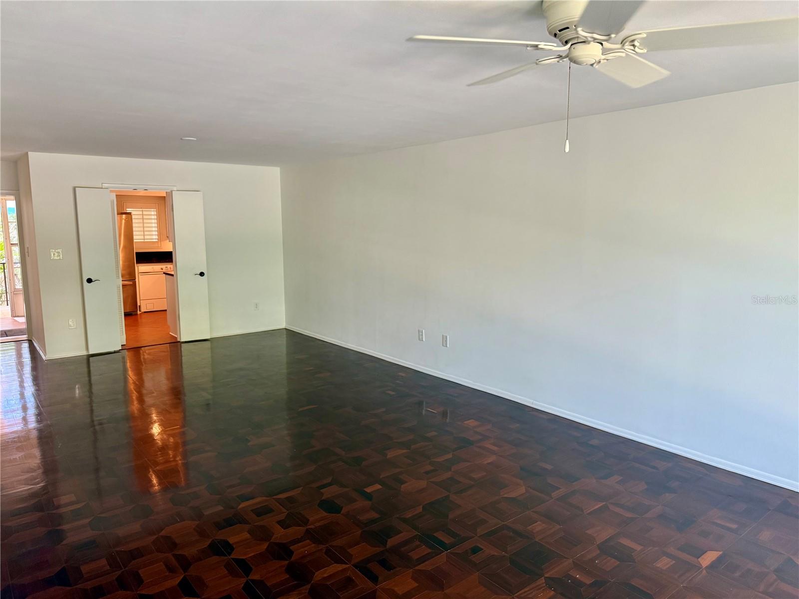 Image 7 of 41 For 301 Gulfstream Avenue 102