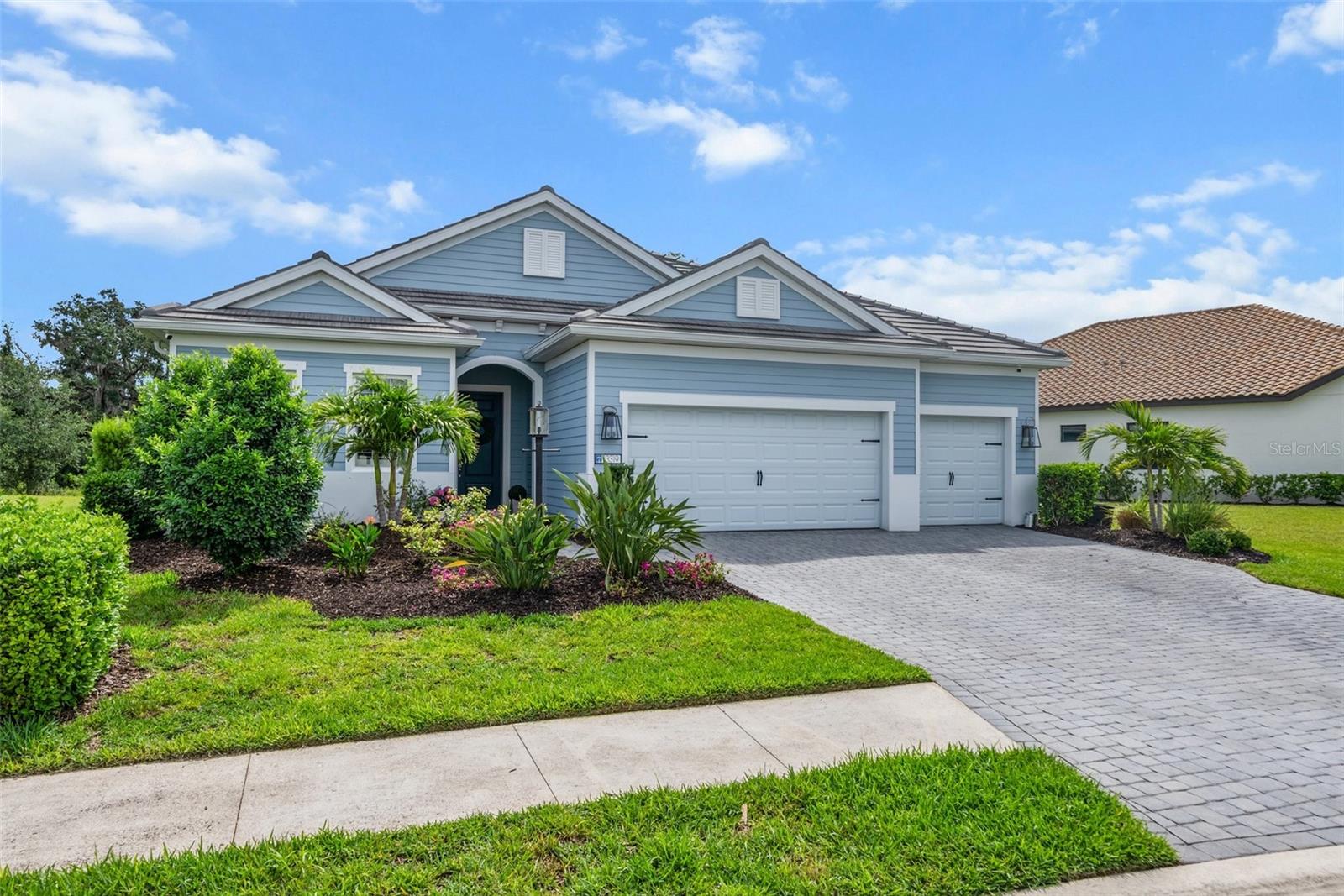 Image 4 of 97 For 13319 Deep Blue Pl