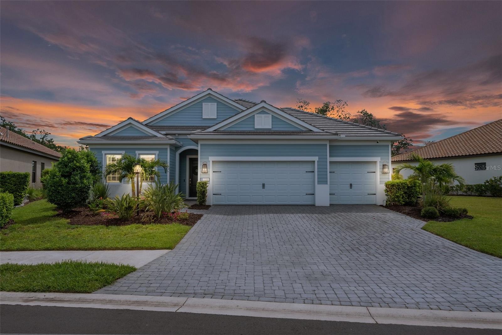 Image 6 of 97 For 13319 Deep Blue Pl