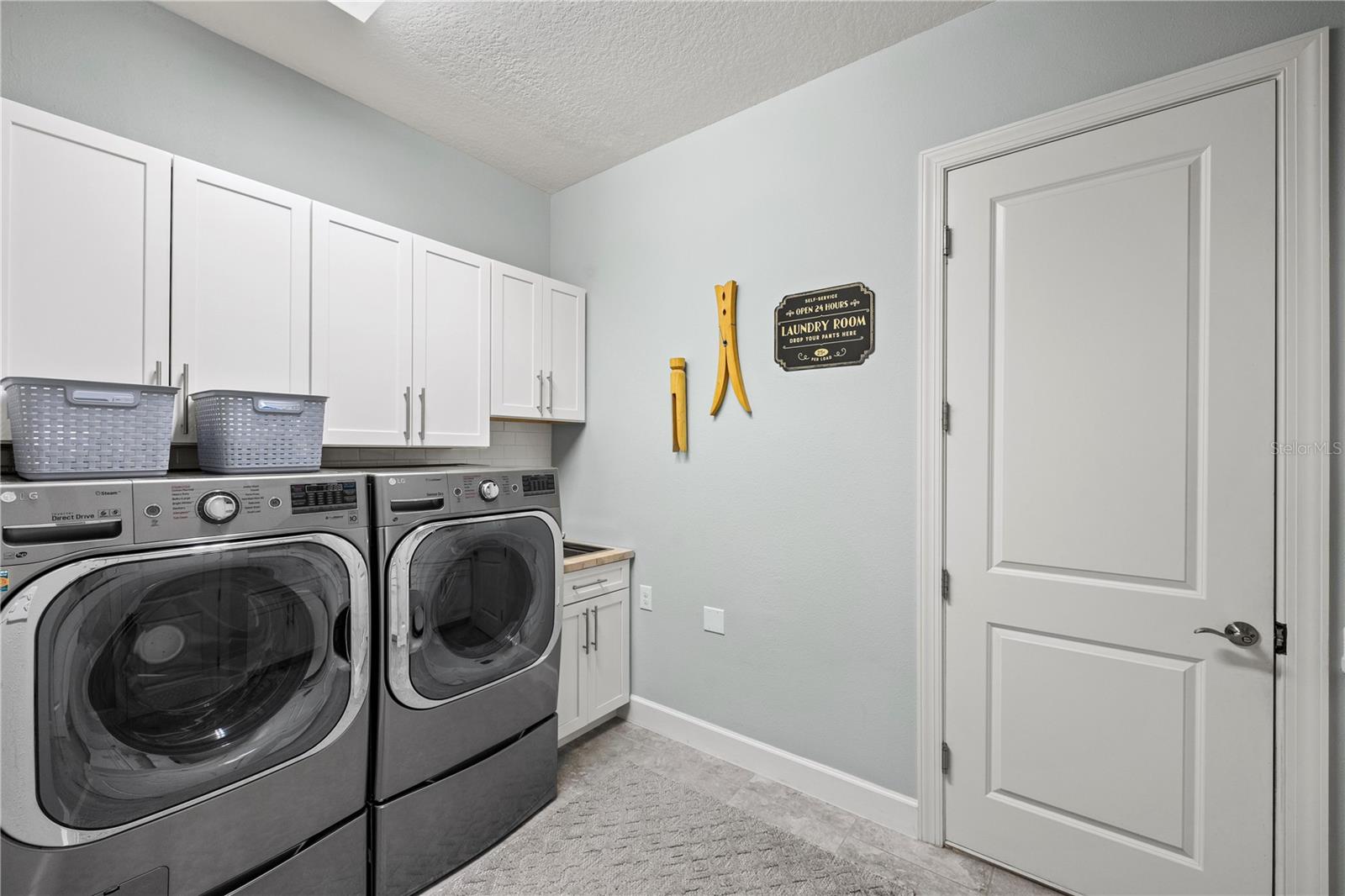 Image 23 of 39 For 9774 Highland Park Place