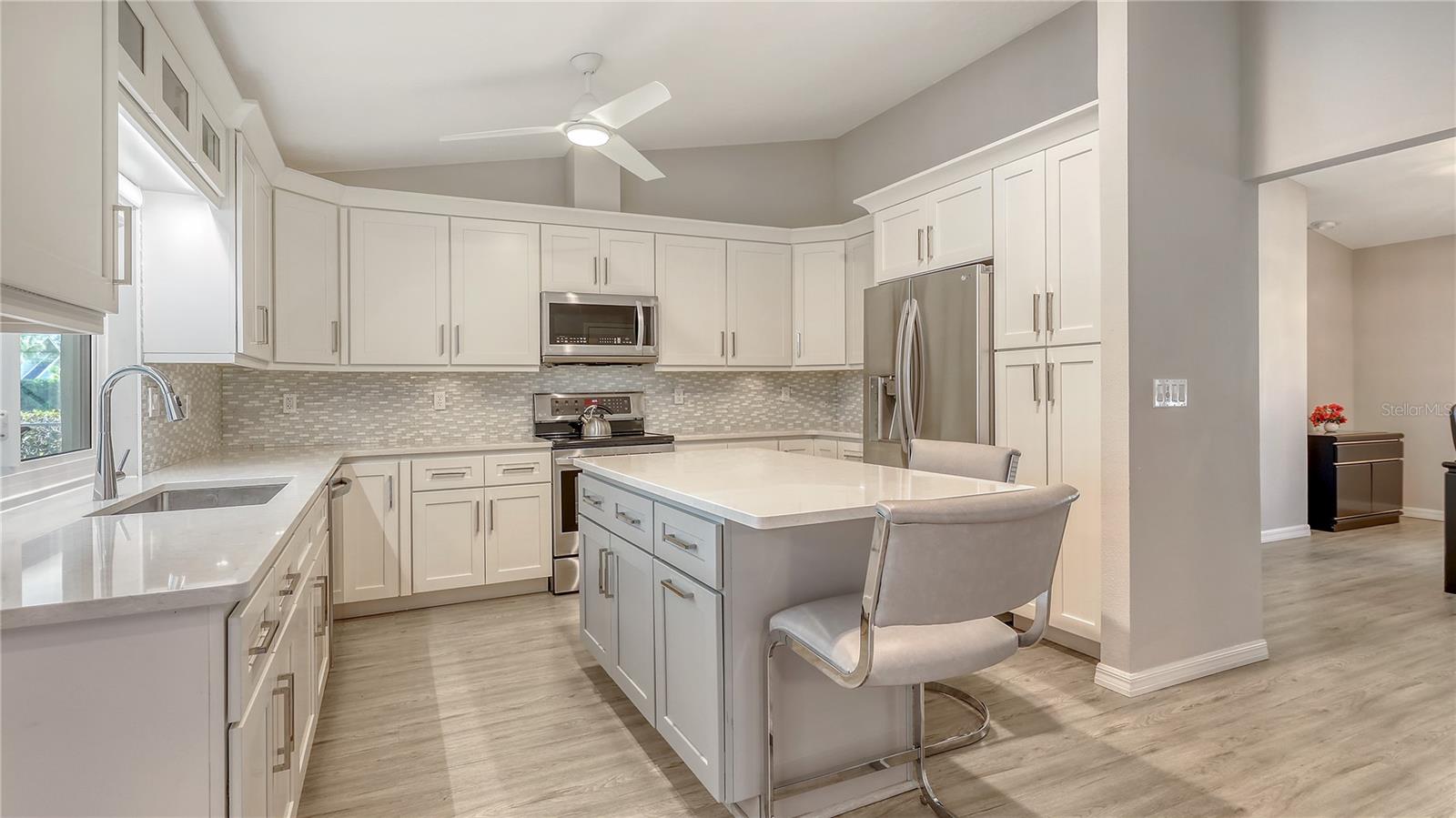 Image 11 of 39 For 3608 Avenida Madera