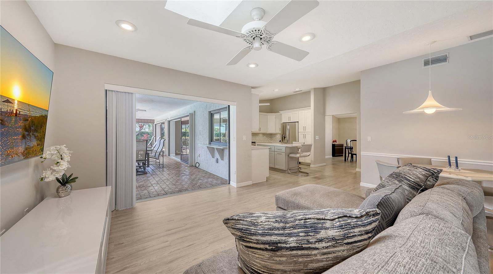 Image 16 of 39 For 3608 Avenida Madera