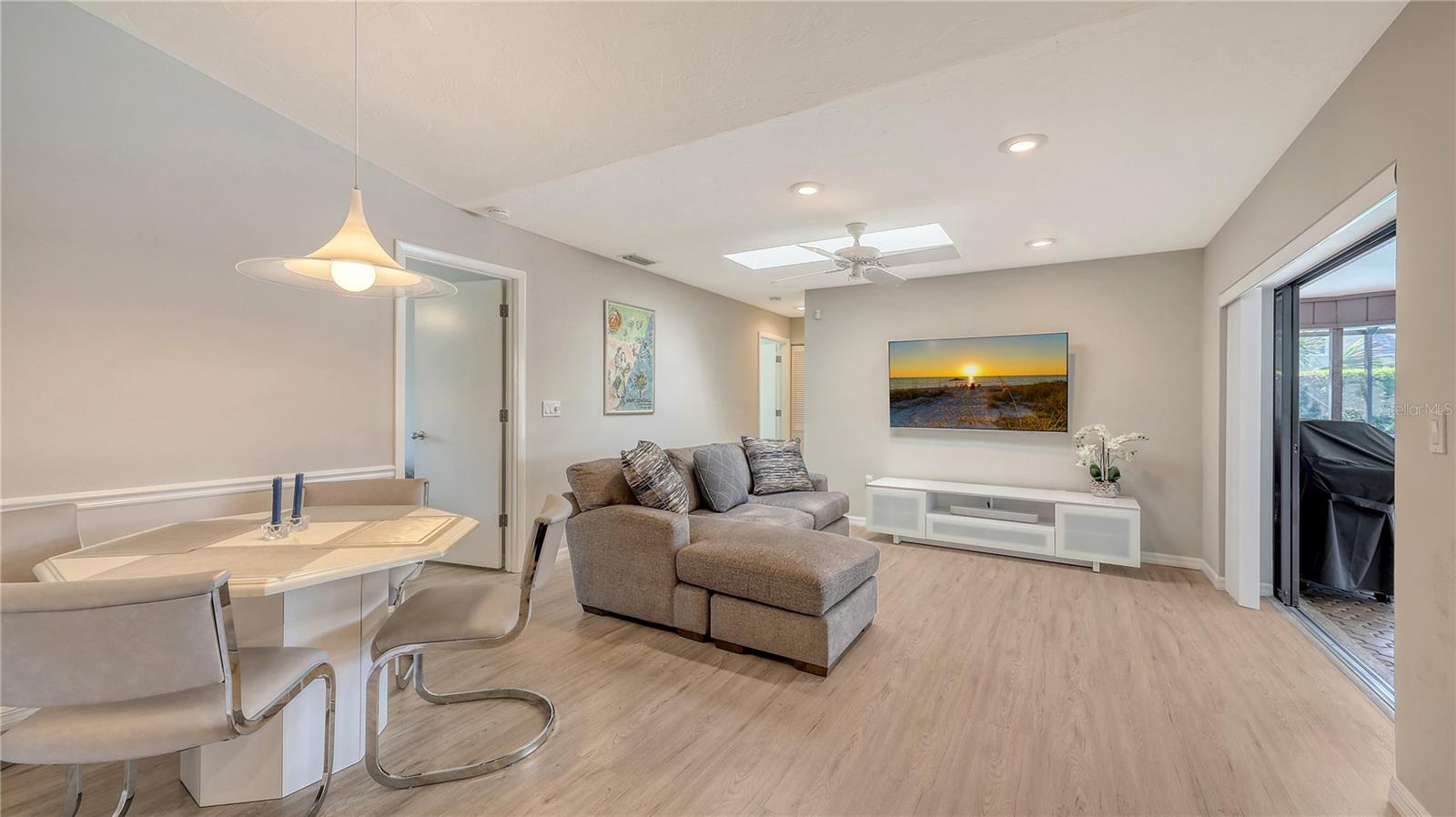 Image 18 of 39 For 3608 Avenida Madera