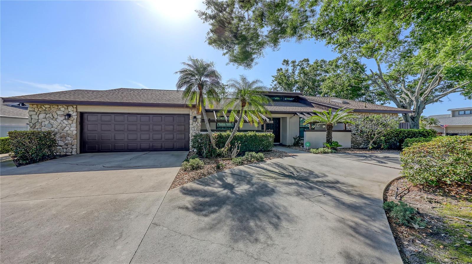 Image 2 of 39 For 3608 Avenida Madera