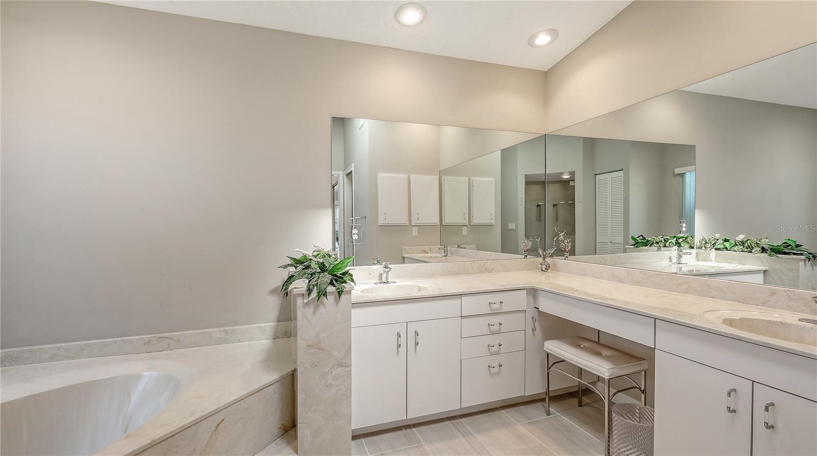 Image 24 of 39 For 3608 Avenida Madera