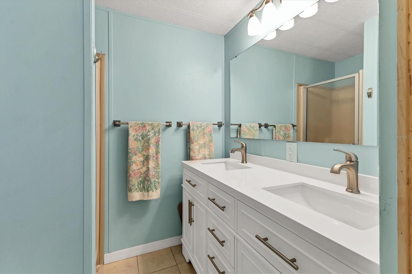 Image 17 of 47 For 4519 14th Street E
