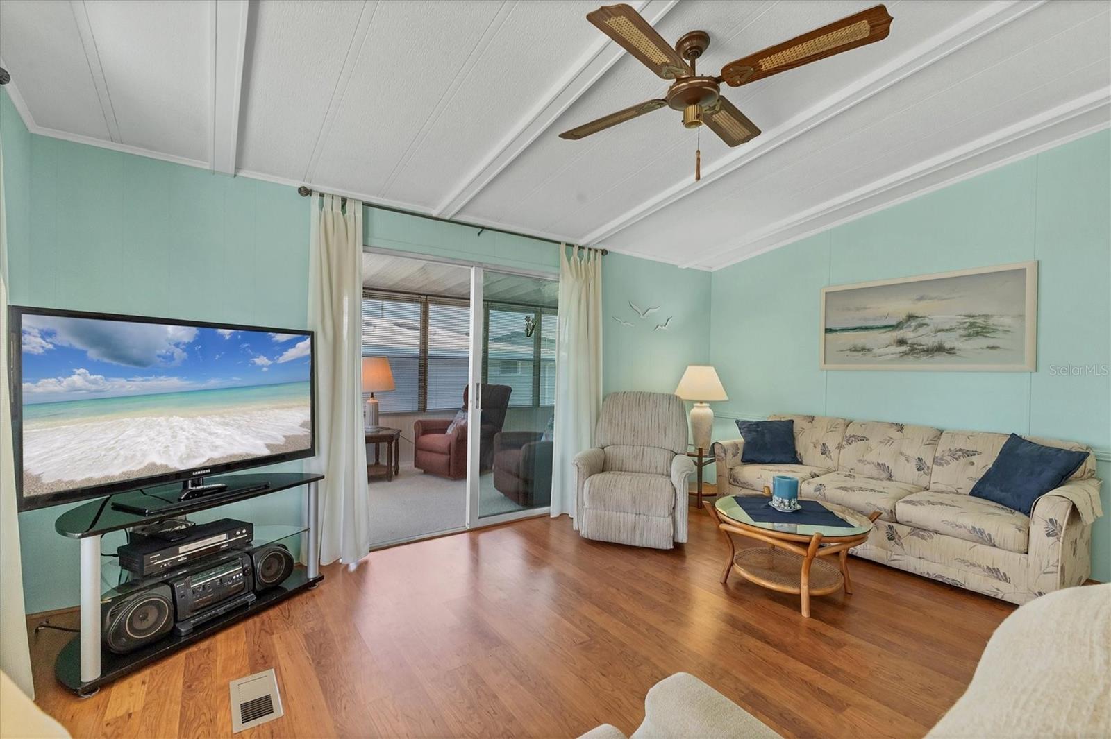 Image 4 of 47 For 4519 14th Street E