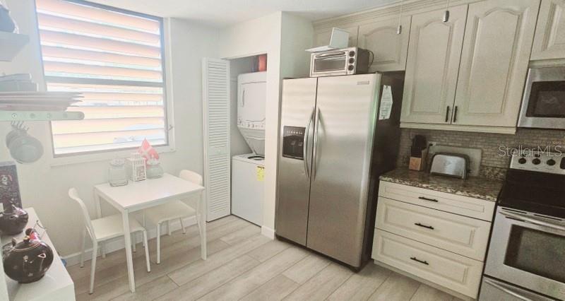 Image 4 of 21 For 132 Wild Palm Drive 132