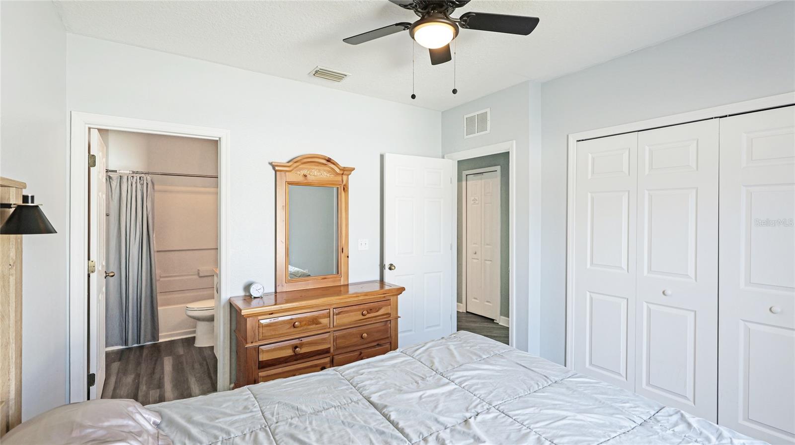 Image 18 of 31 For 2344 28th Avenue E