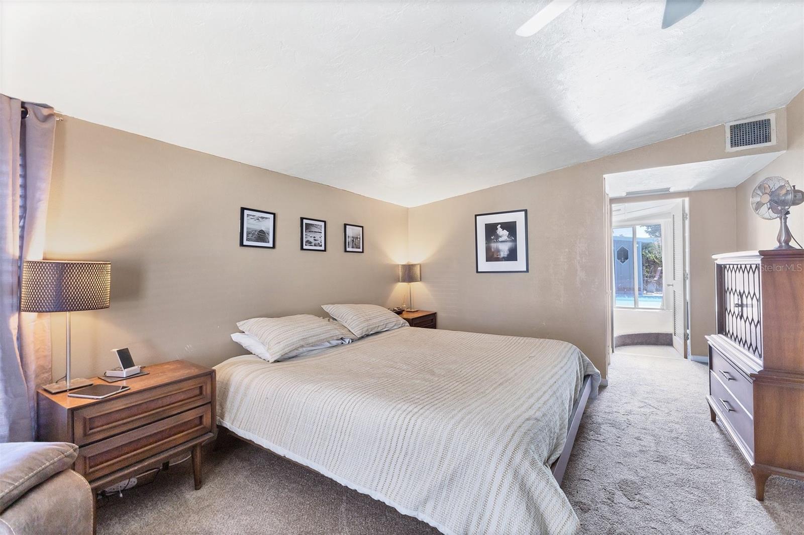 Image 12 of 33 For 6013 Murdock Avenue