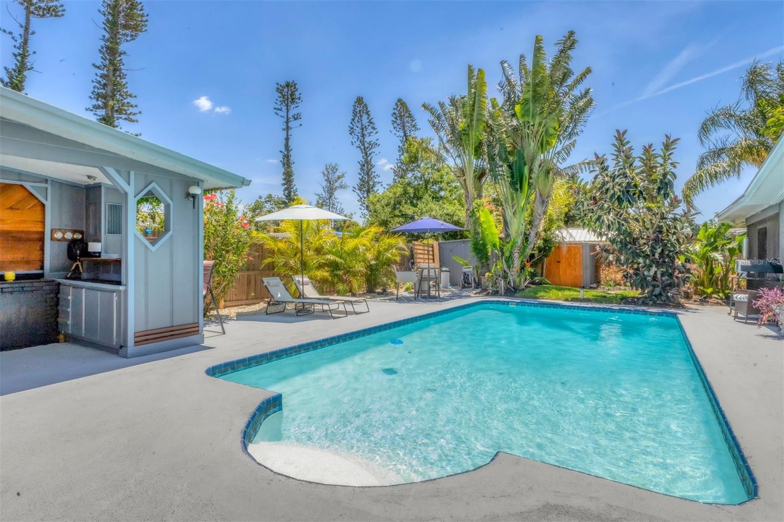 Image 31 of 33 For 6013 Murdock Avenue