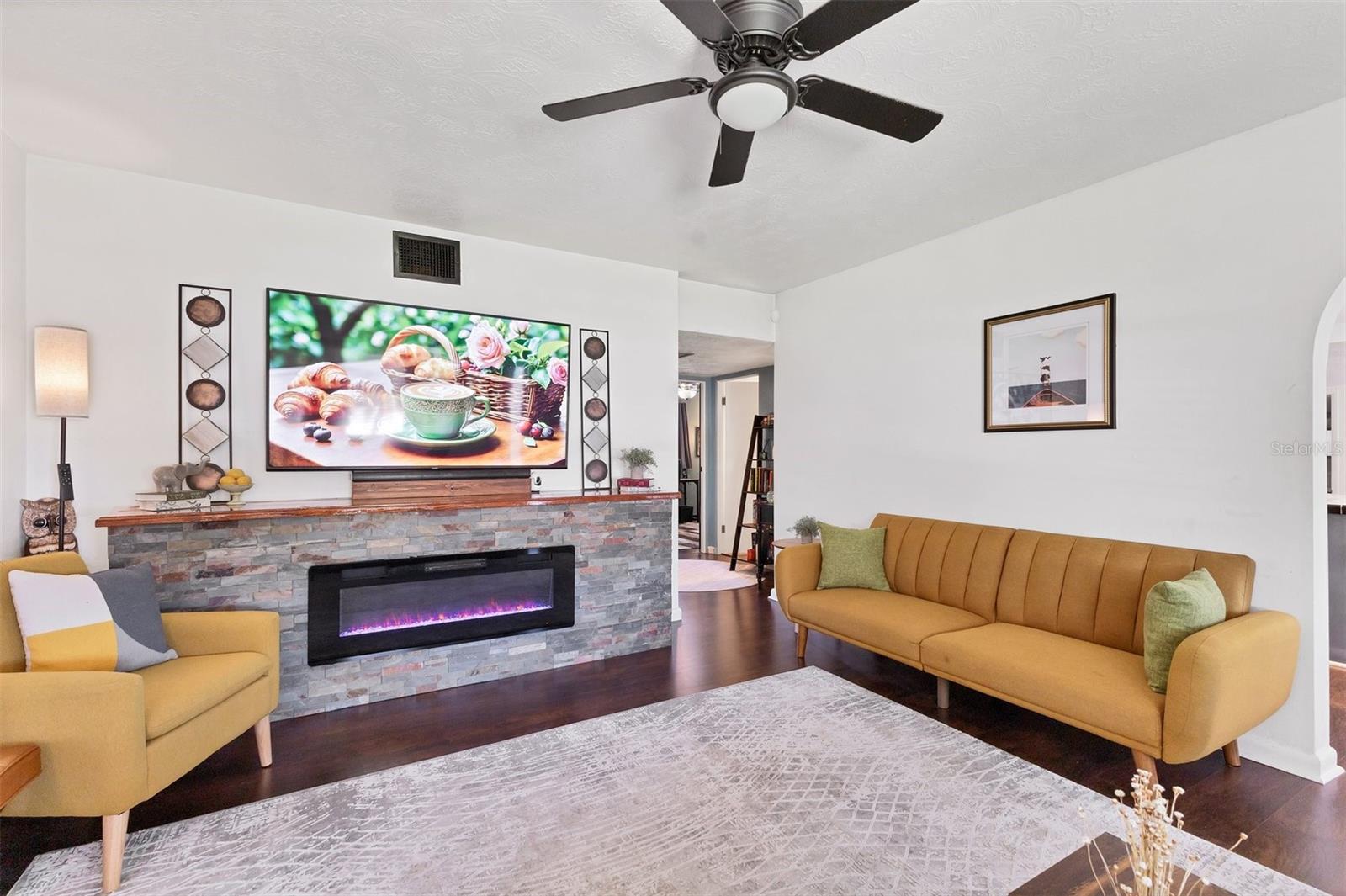 Image 4 of 33 For 6013 Murdock Avenue