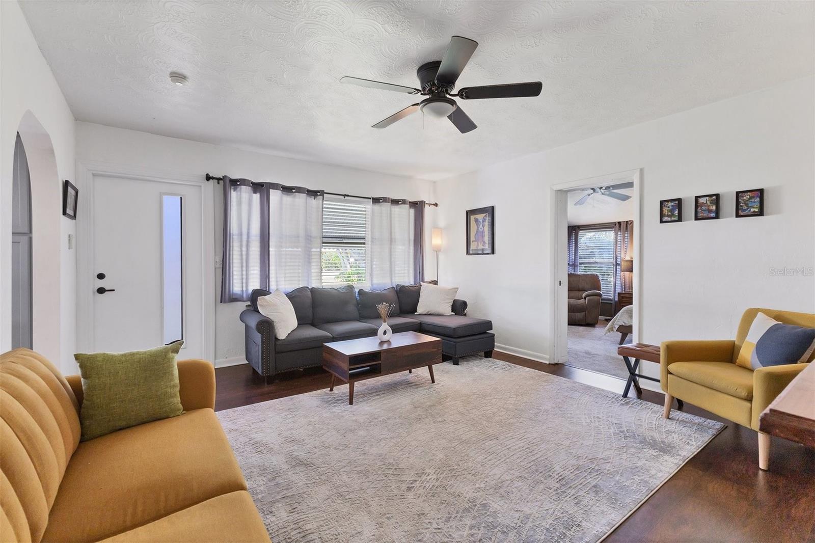 Image 5 of 33 For 6013 Murdock Avenue