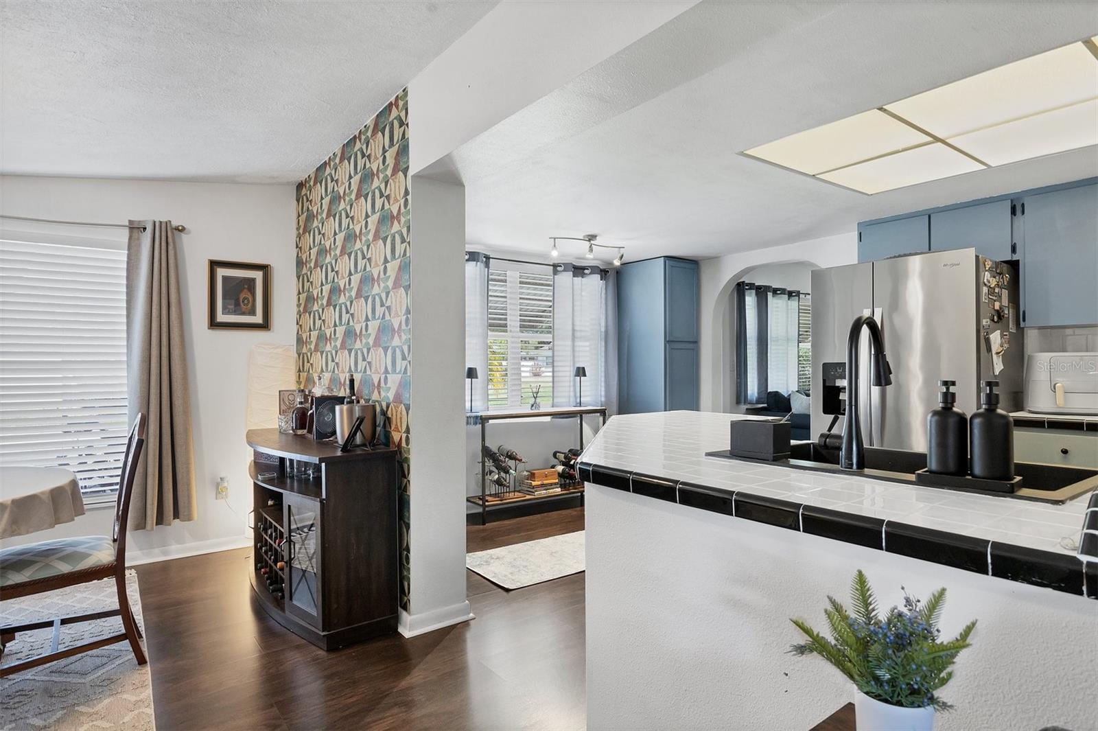 Image 6 of 33 For 6013 Murdock Avenue