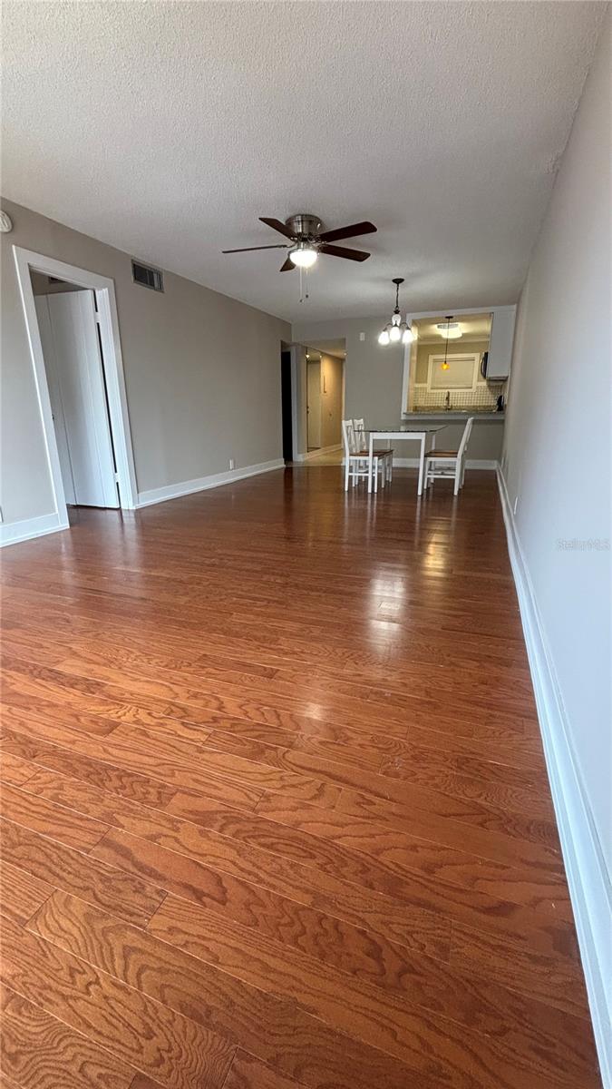 Image 10 of 34 For 2763 Woodgate Lane 210