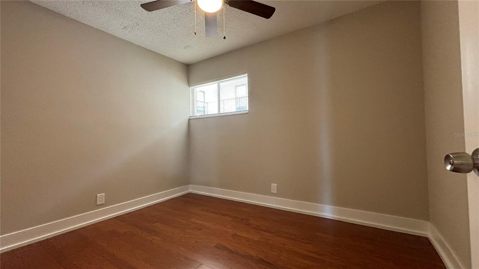 Image 12 of 34 For 2763 Woodgate Lane 210