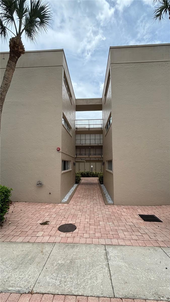 Image 33 of 34 For 2763 Woodgate Lane 210